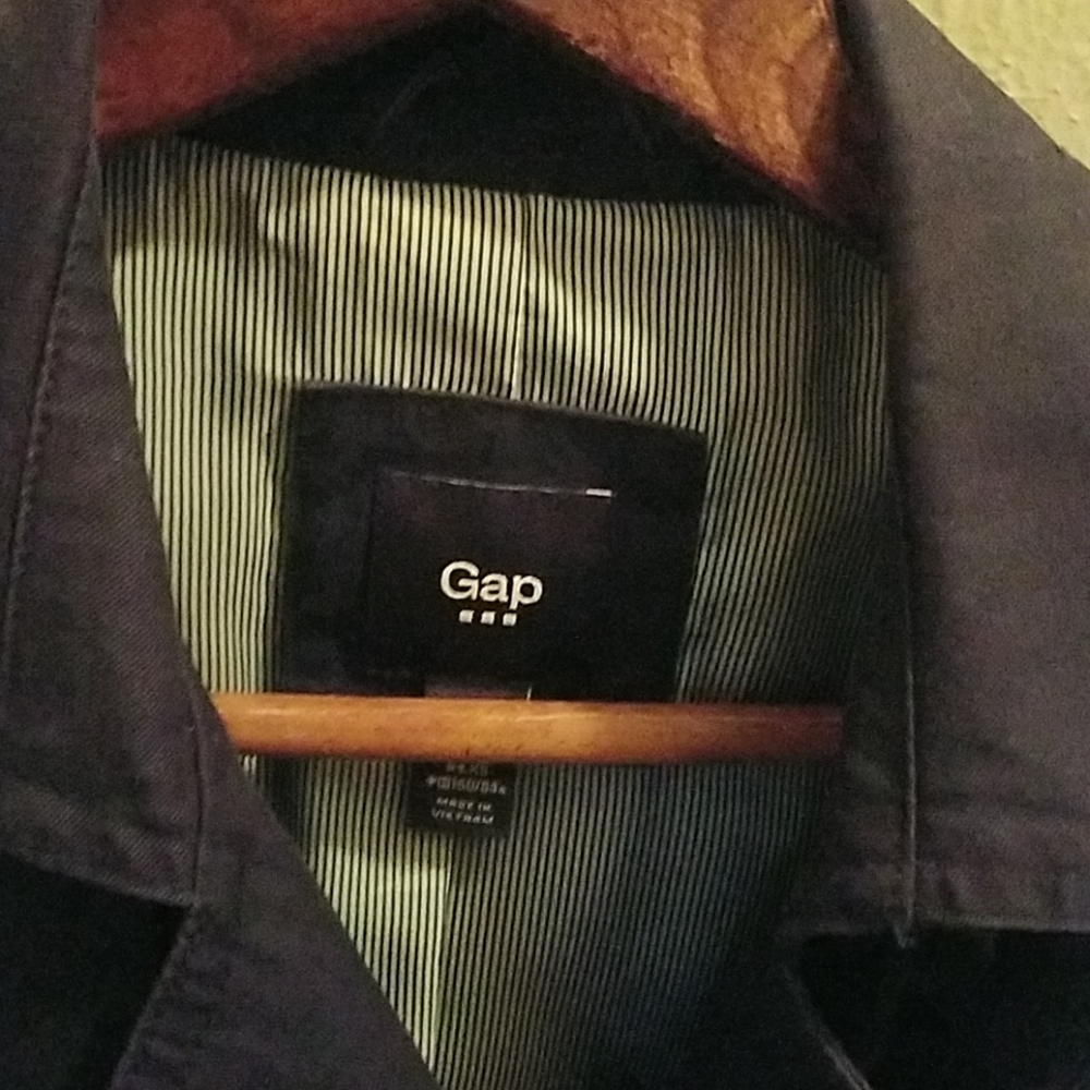 Gap rain jacket - Picture 3 of 3